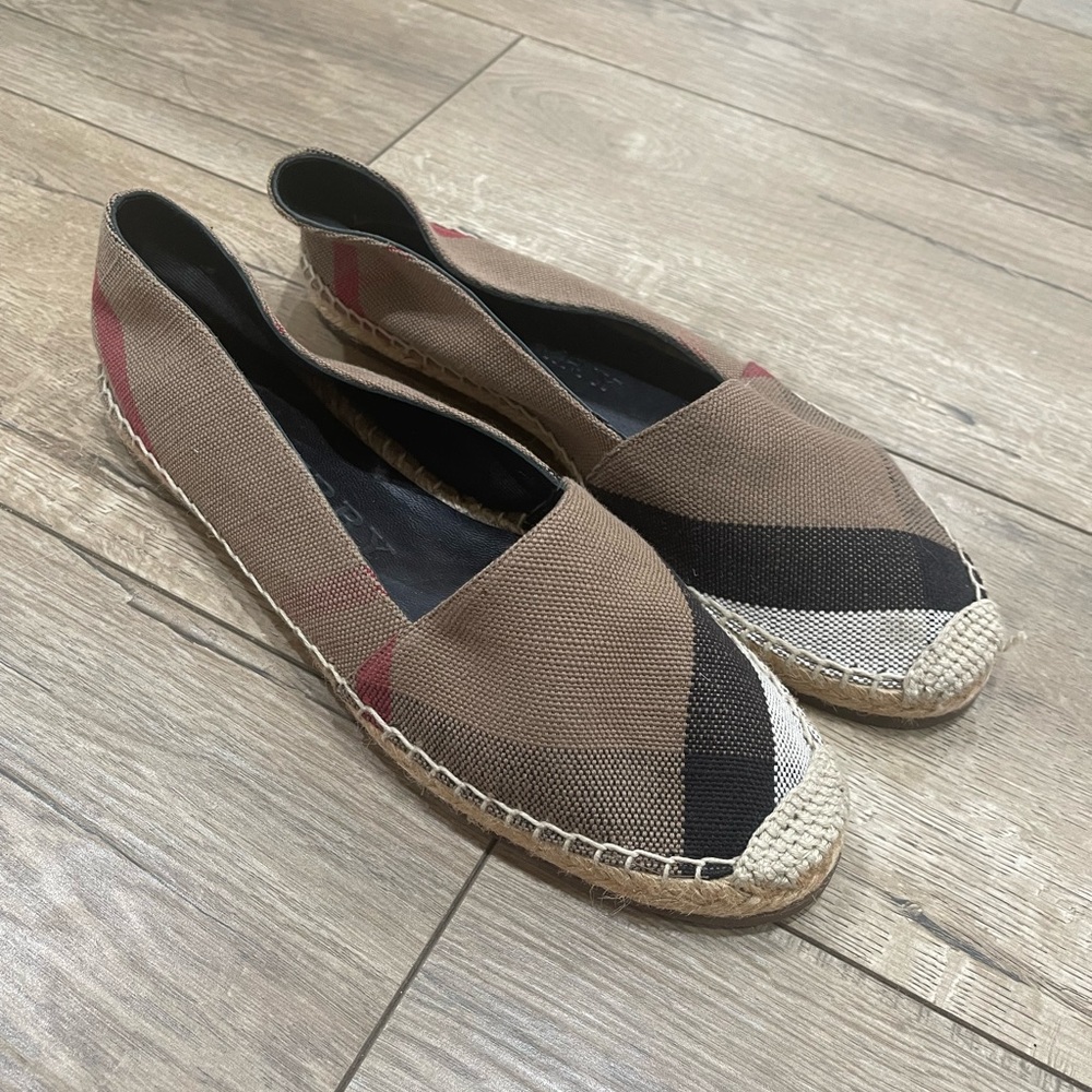 Burberry Hodgeson House Check Espadrilles Size 39.5